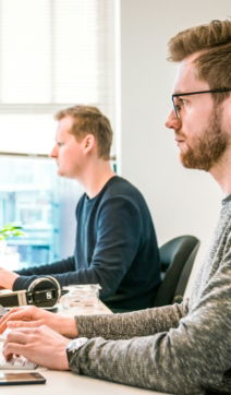 man-sitting-on-chair-wearing-gray-crew-neck-long-sleeved-shirt-using-apple-magic-keyboard.jpg man sitting on chair wearing gray crew-neck long-sleeved shirt using Apple Magic Keyboard